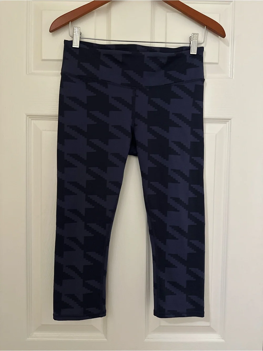 Alo Yoga Navy Rich Houndstooth High-Waist Airbrush Capri Leggings M EUC $88 MSRP